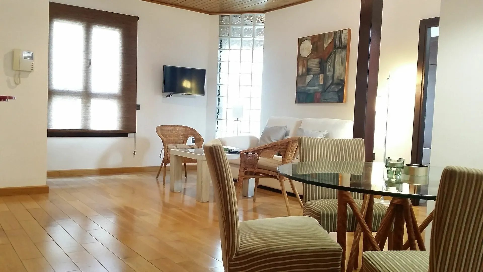 Carreteria Premium By Caleta Homes location
